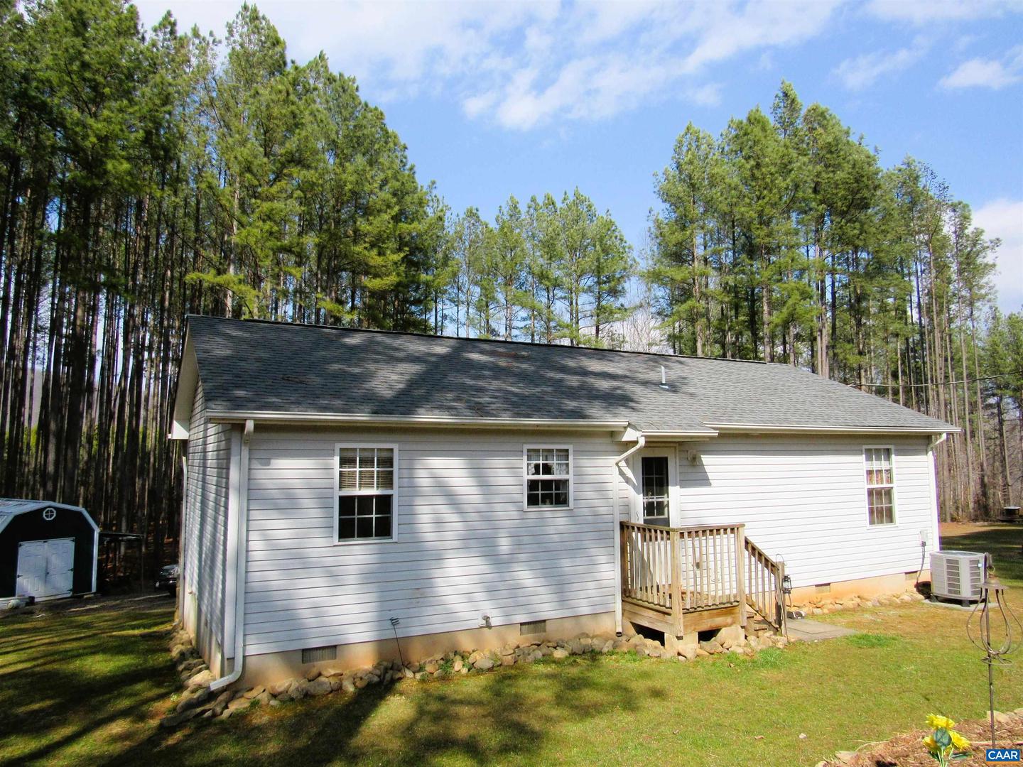 3324 Laurel Rd Property Photo 5