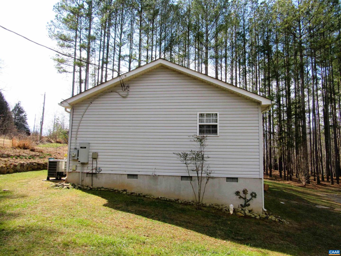 3324 Laurel Rd Property Photo 6