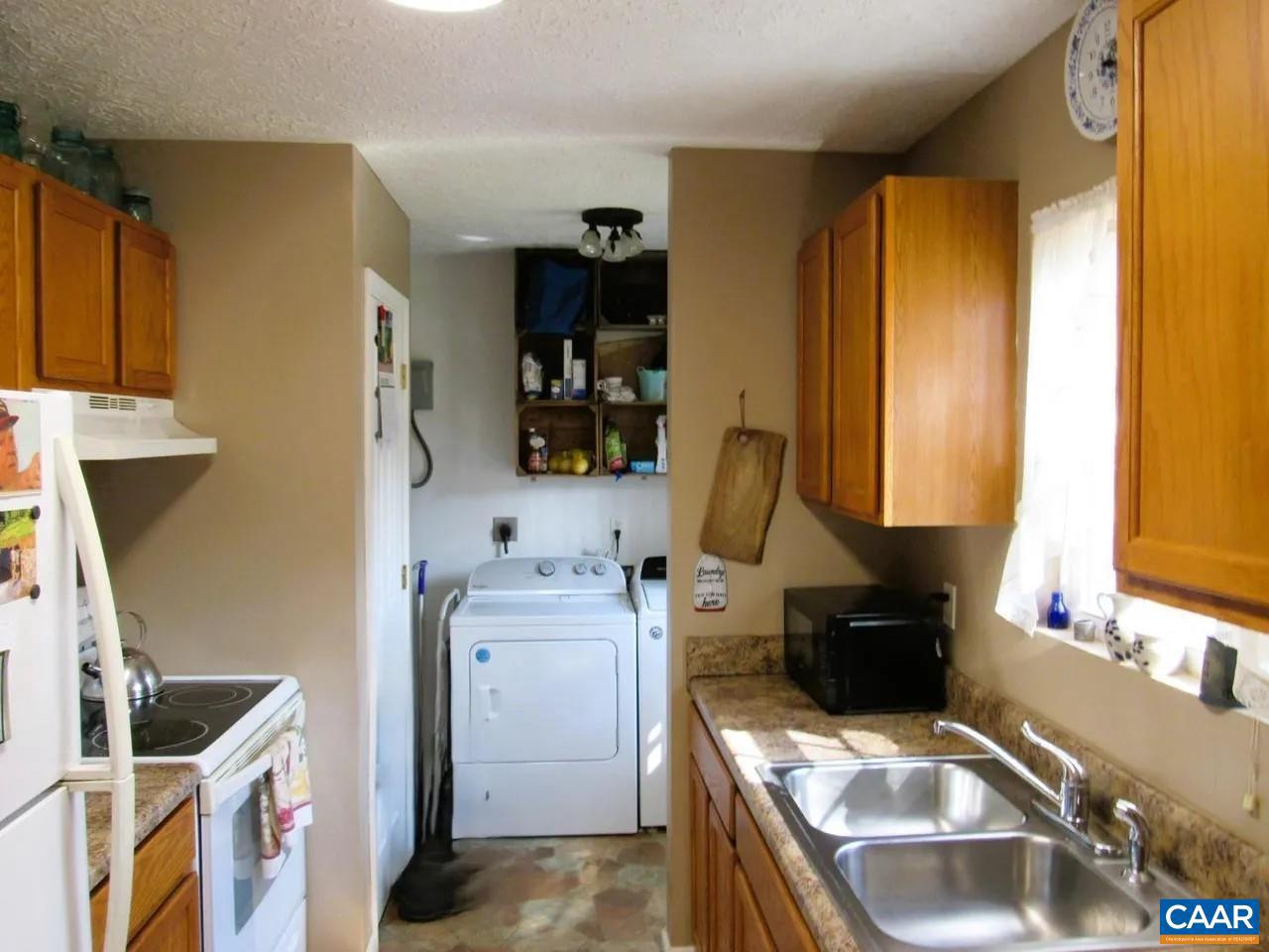 3324 Laurel Rd Property Photo 14
