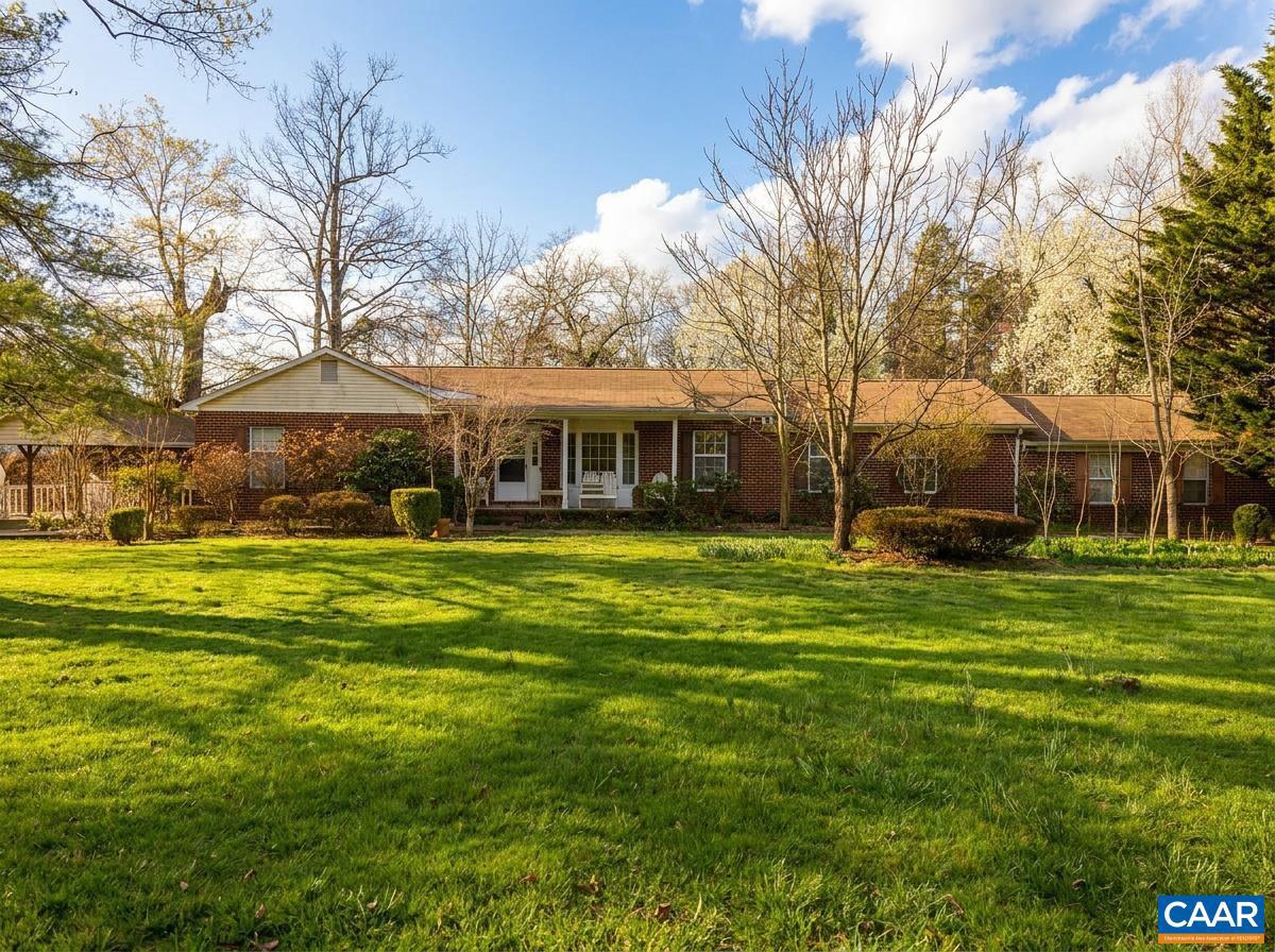 5705 Louisa Rd Property Photo 1
