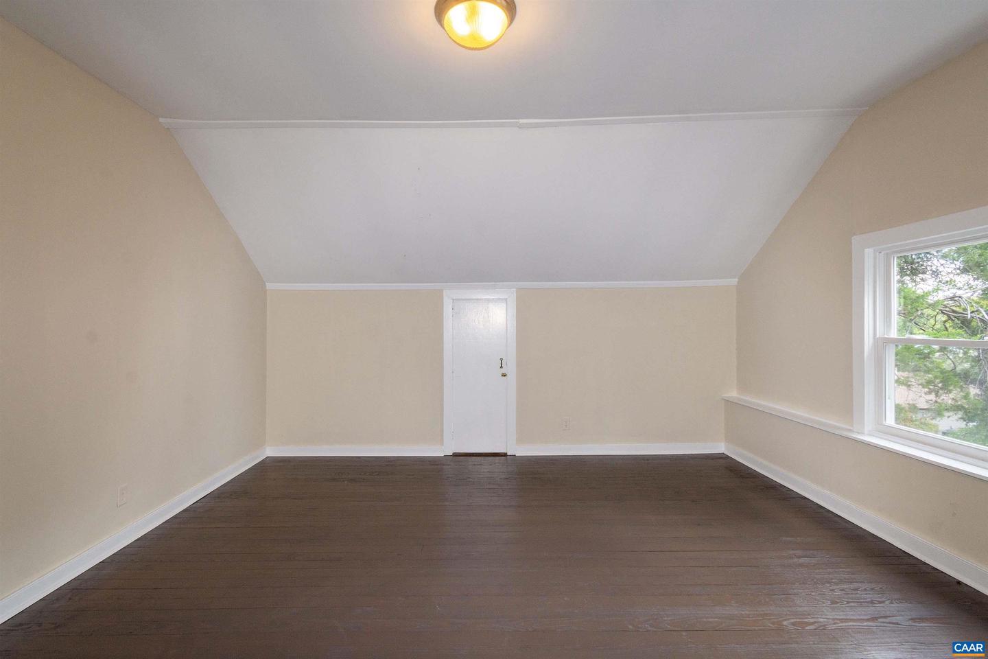 194 Morton Property Photo 10