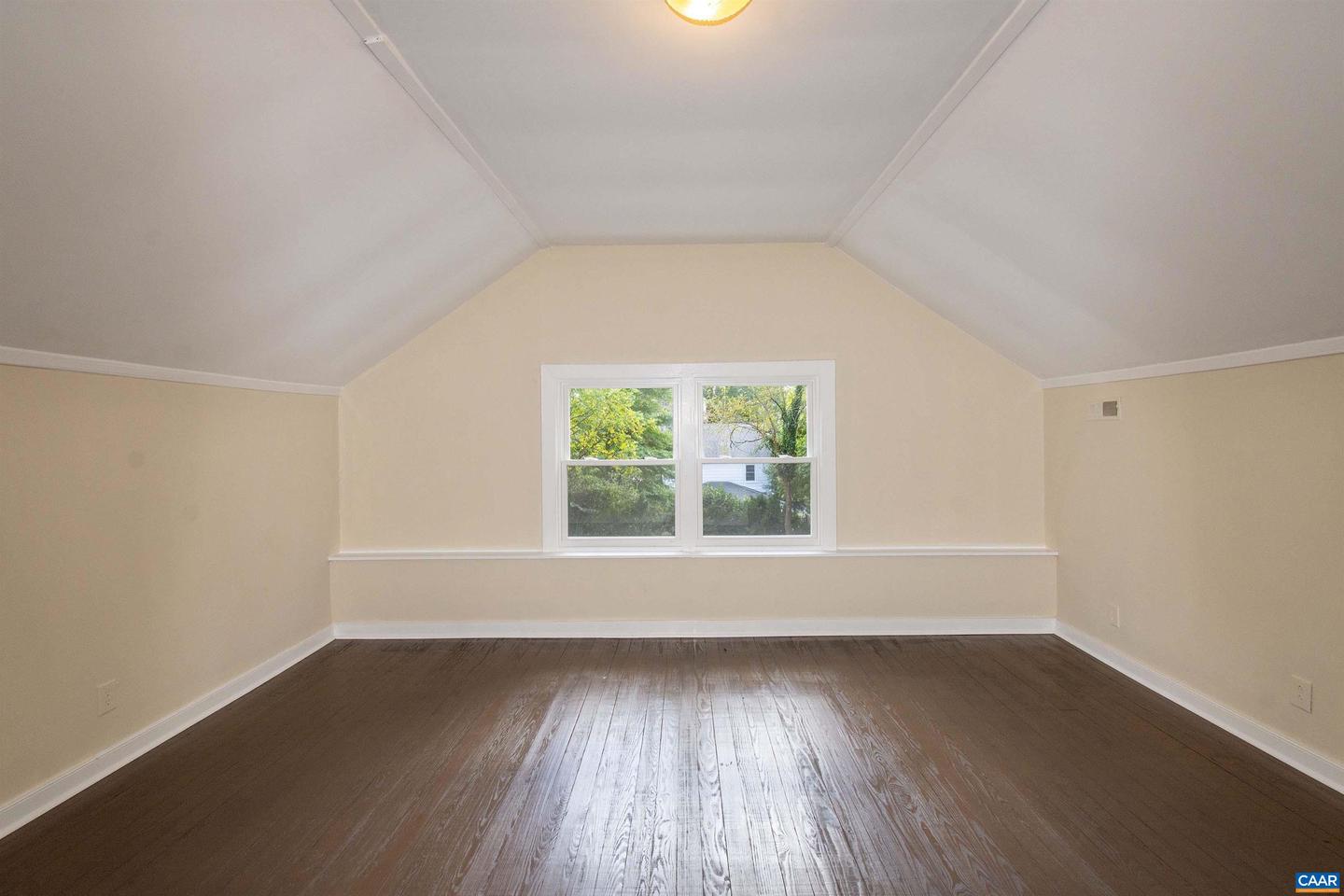 194 Morton Property Photo 32