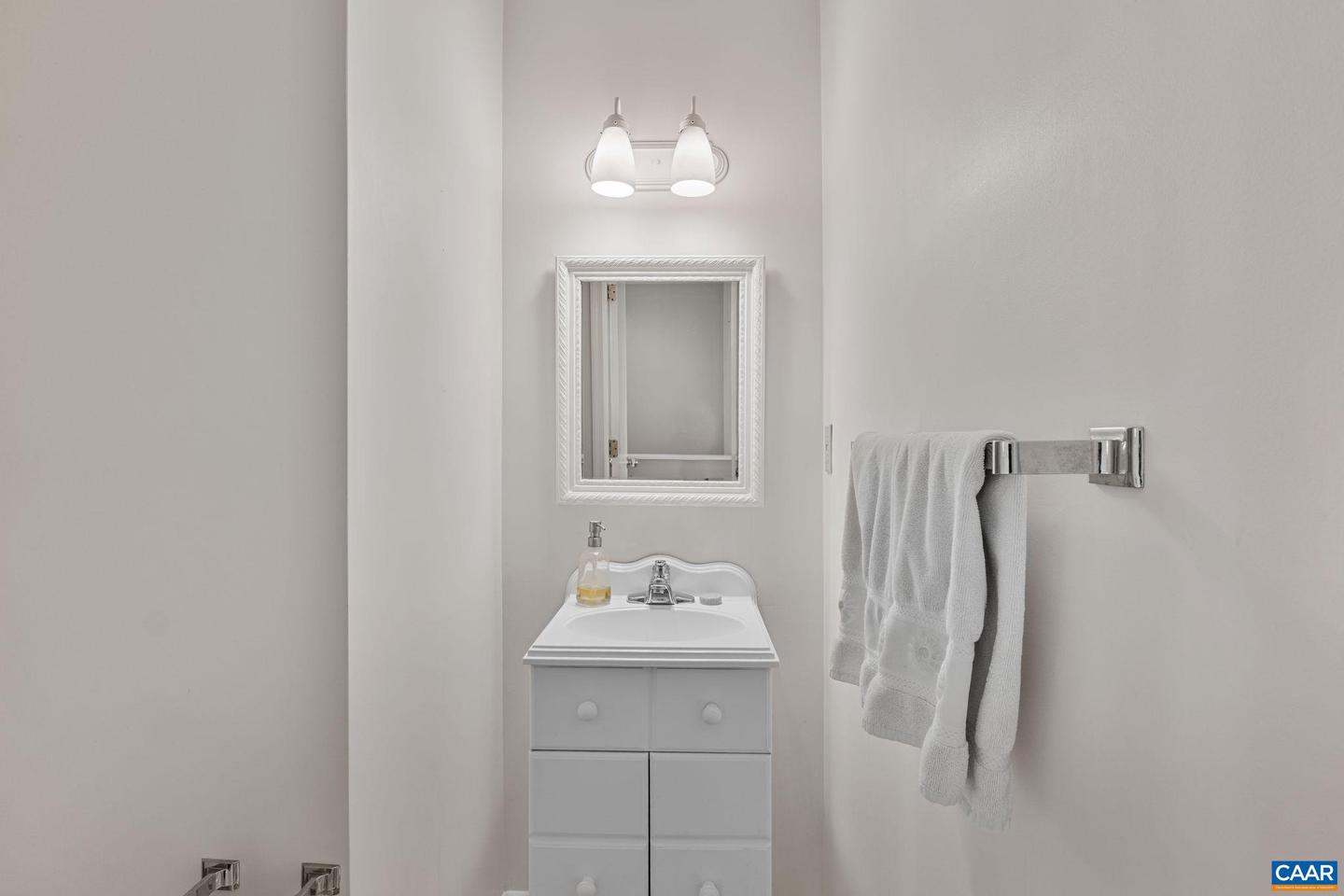 1212 Chatham Rdg Property Photo 12