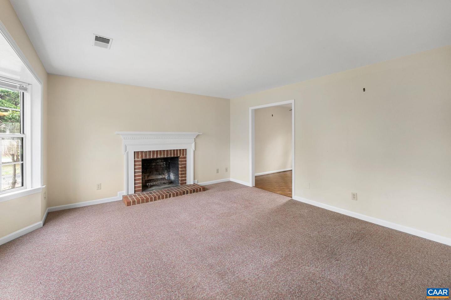 1883 Steeplechase Run Property Photo 6