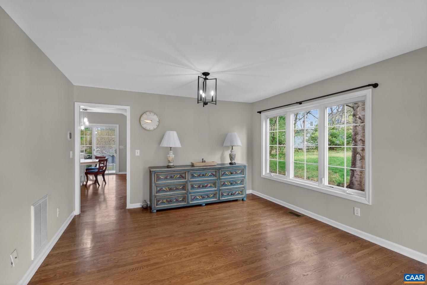 5 Campbell Ct Property Photo 3