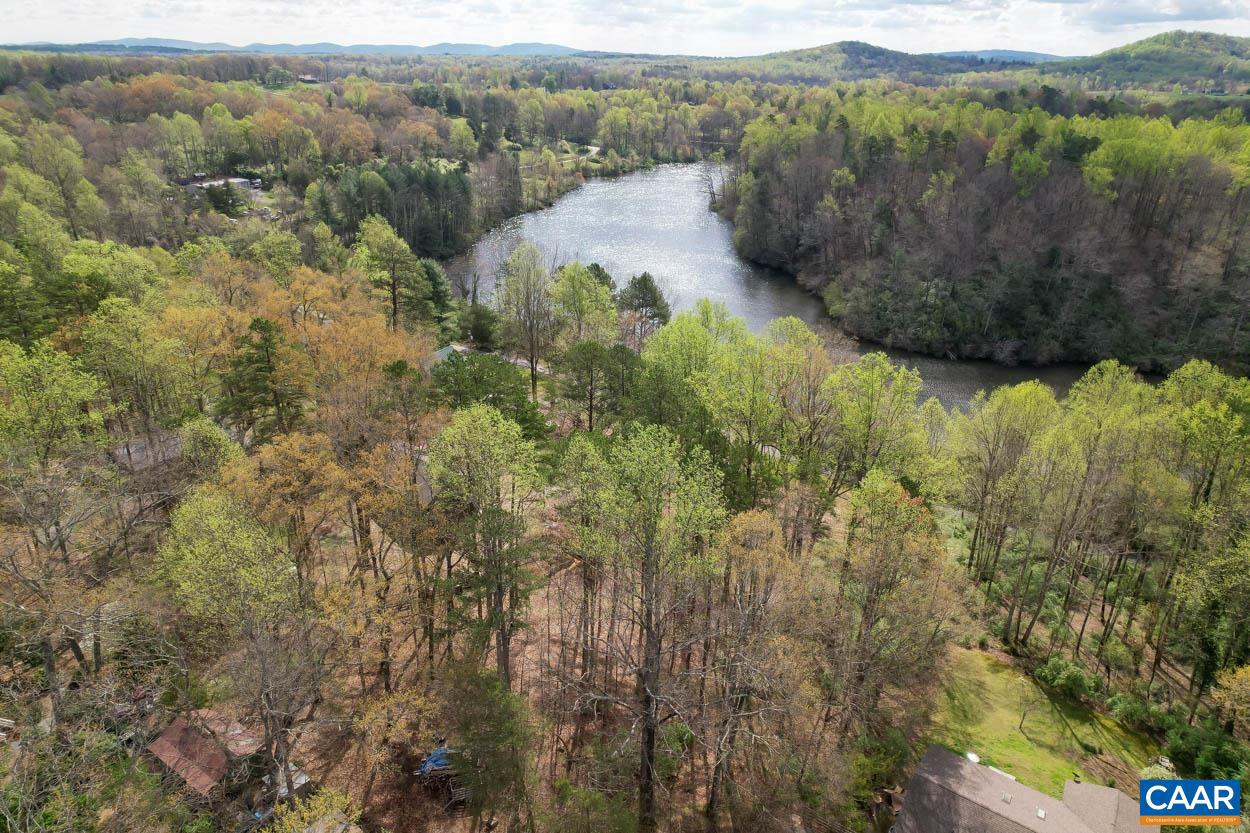 Lakeside Dr Property Photo 4
