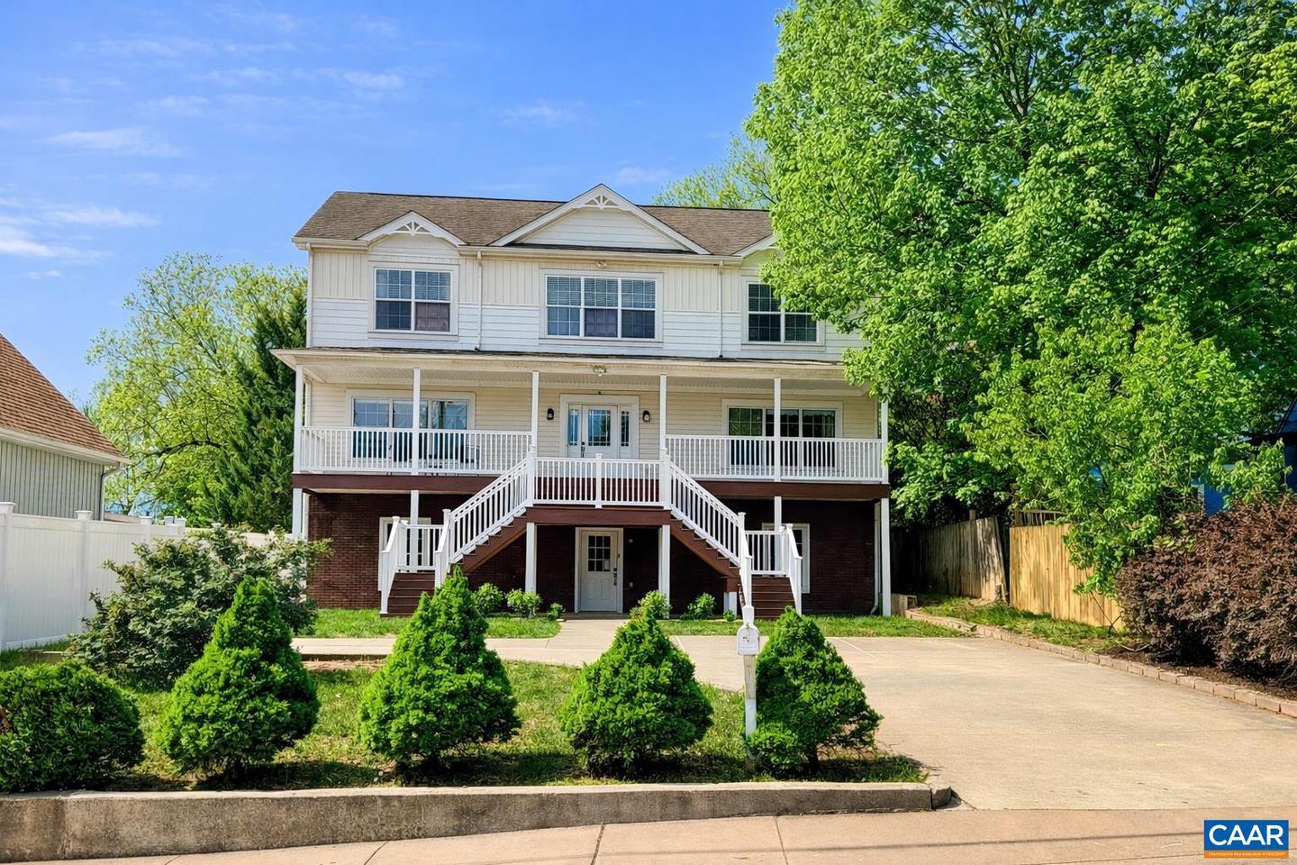 1006 Long St Property Photo 1