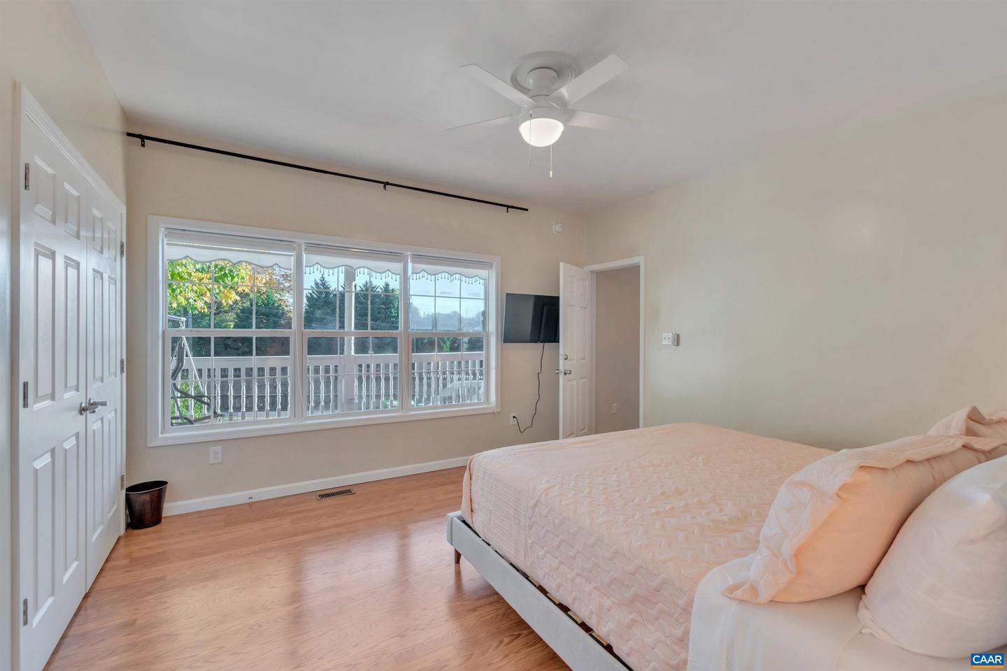 1006 Long St Property Photo 5