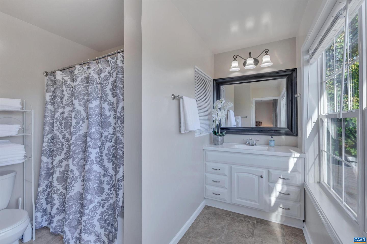 1006 Long St Property Photo 24