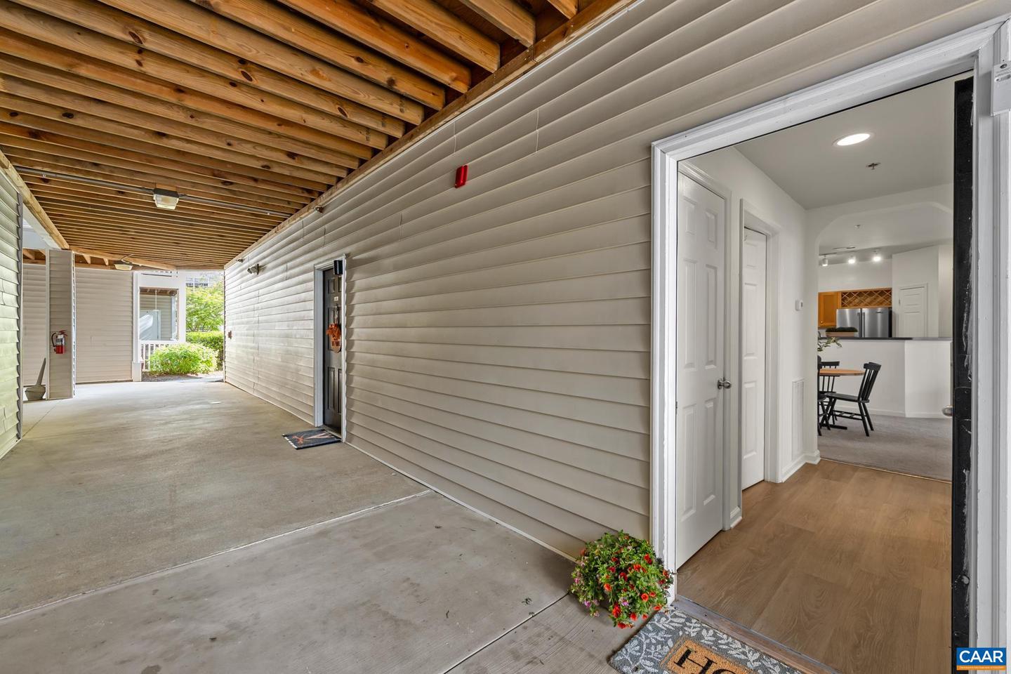 280 Riverbend Dr #2b Property Photo 2
