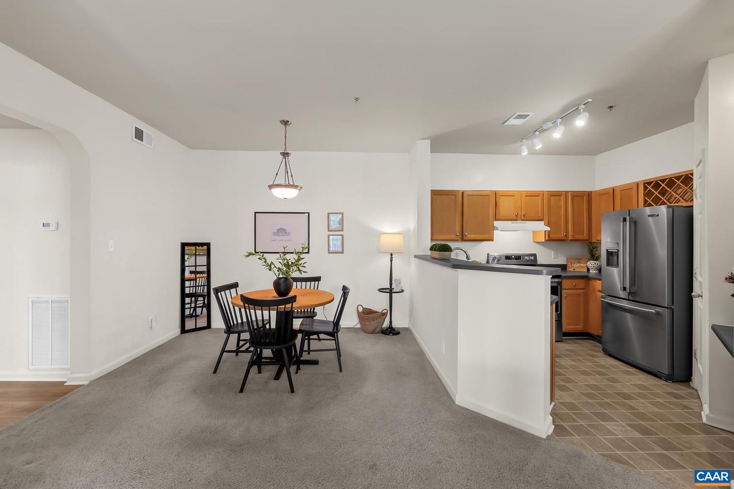 280 Riverbend Dr #2b Property Photo 5