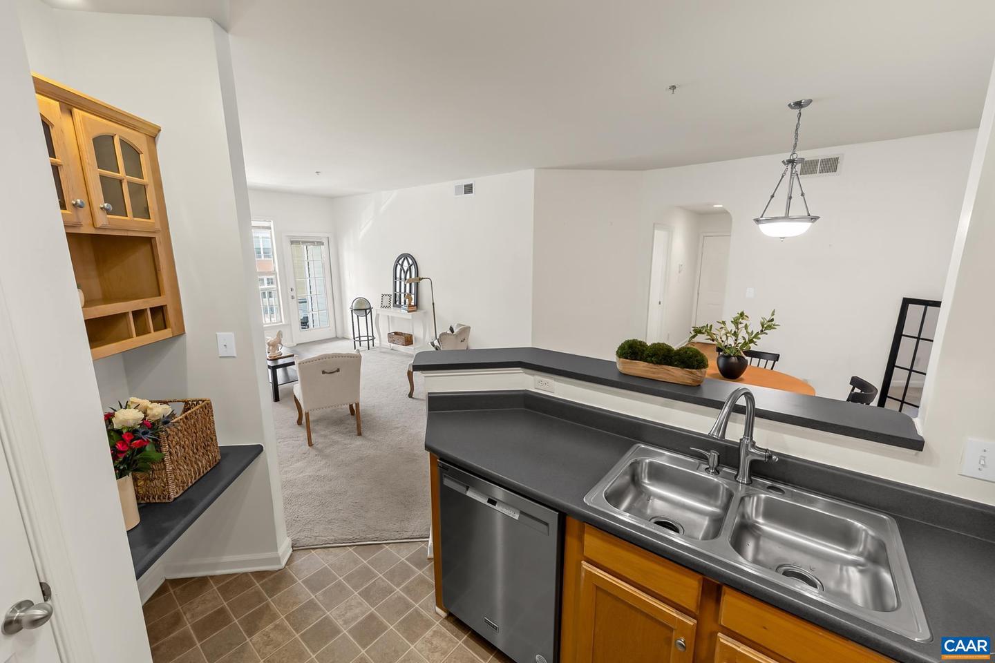 280 Riverbend Dr #2b Property Photo 7