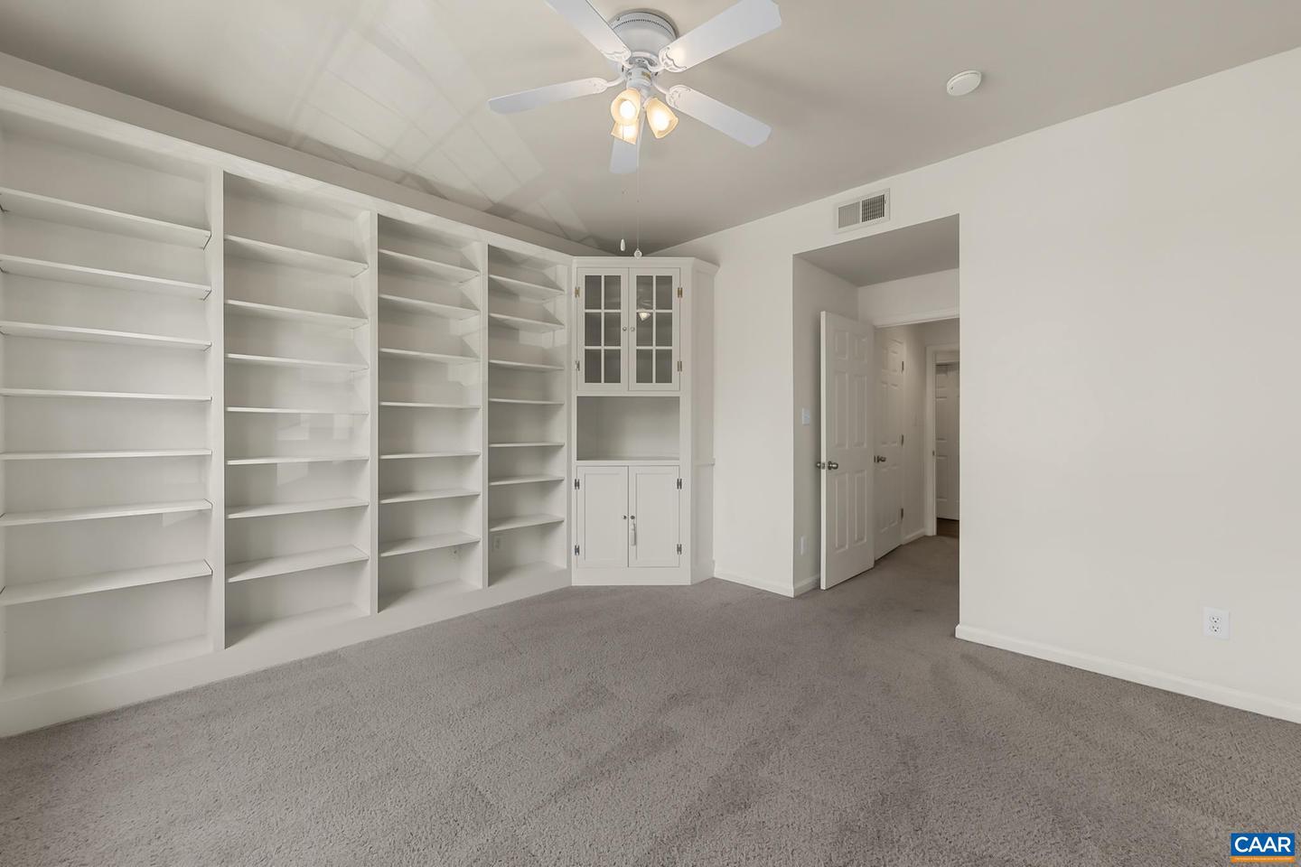280 Riverbend Dr #2b Property Photo 12