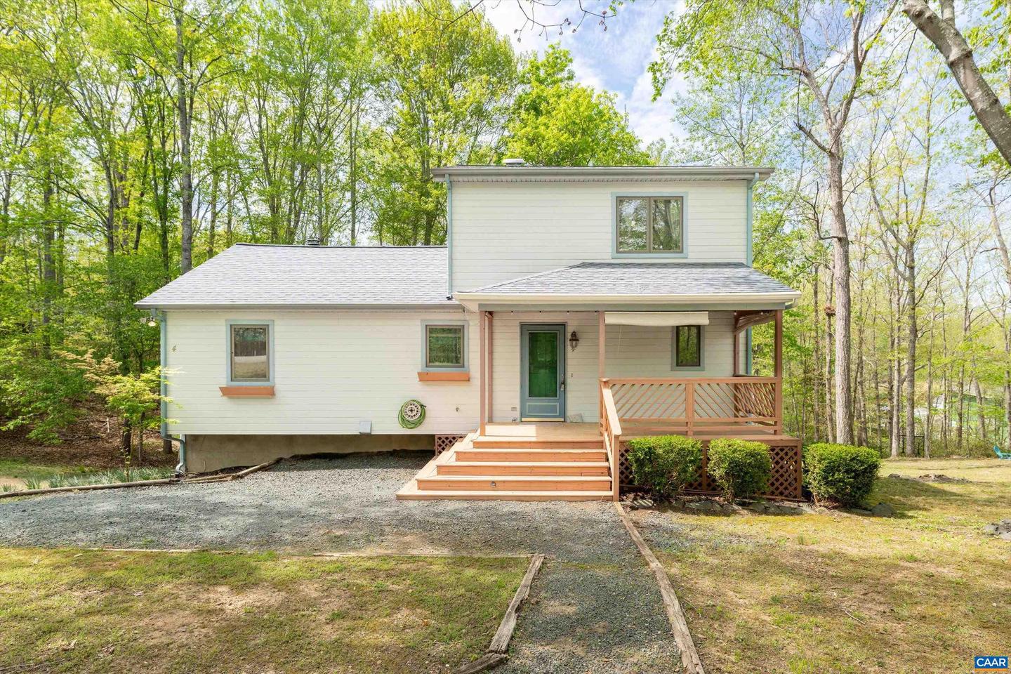 4 Nutwood Cir Property Photo 2