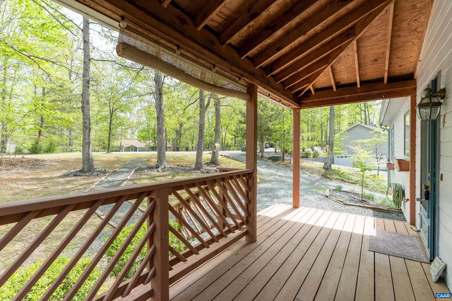 4 Nutwood Cir Property Photo 3