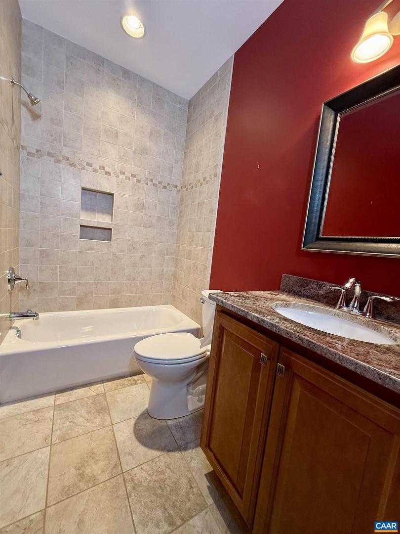 1025 E Pelham Dr Property Photo 26