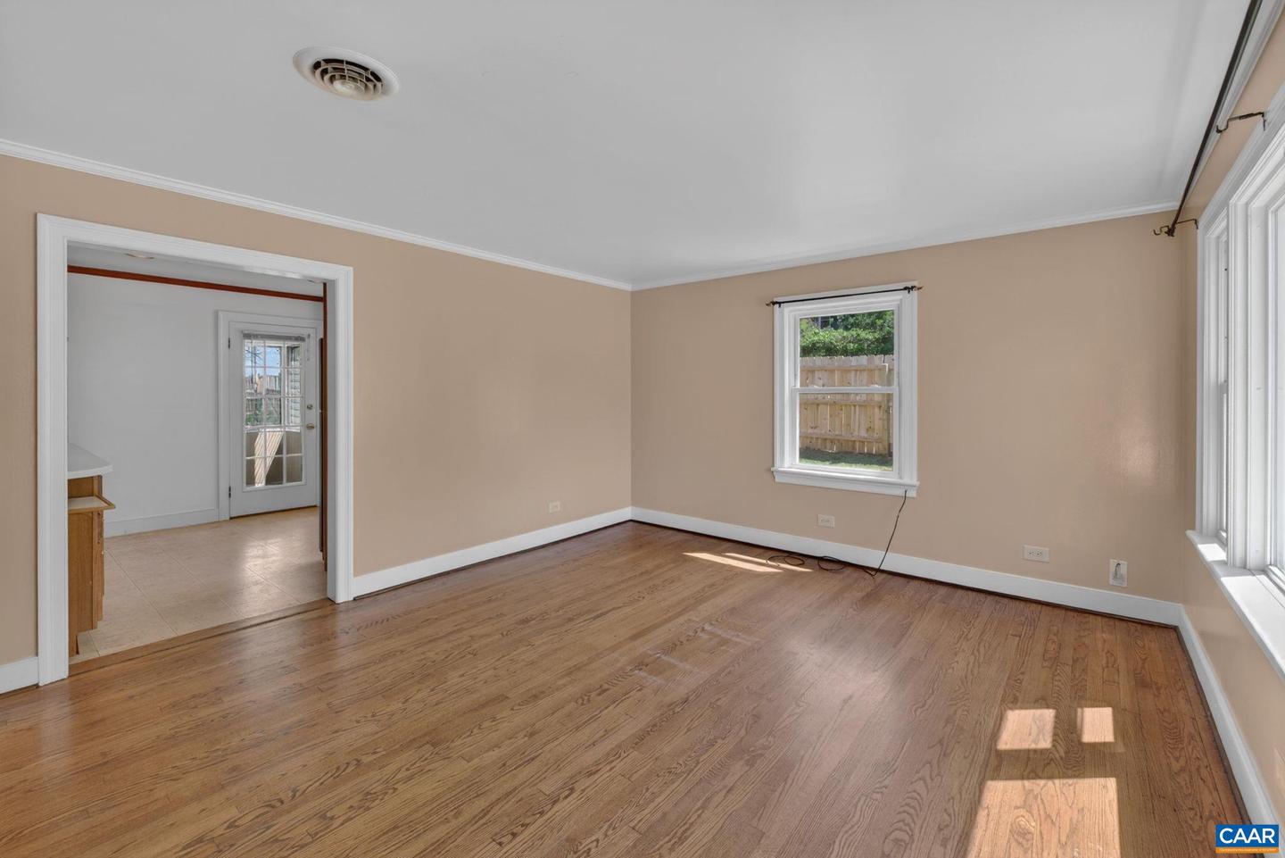 511 Stonehenge Ave Property Photo 6