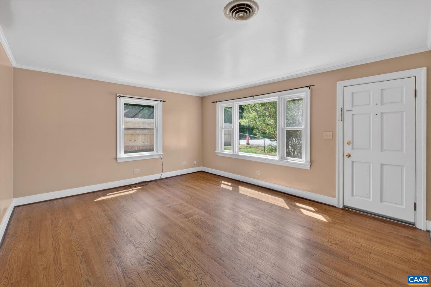 511 Stonehenge Ave Property Photo 8