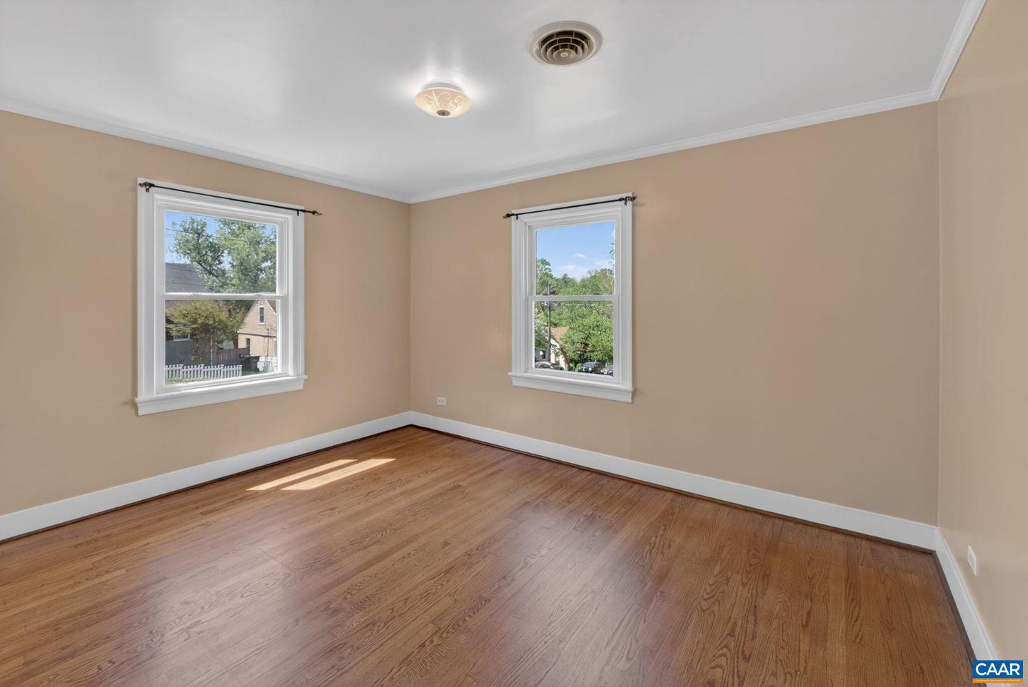 511 Stonehenge Ave Property Photo 18