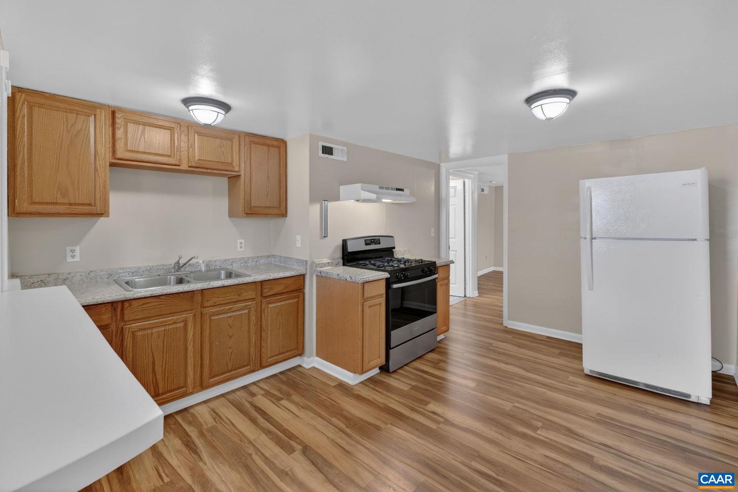 511 Stonehenge Ave Property Photo 26