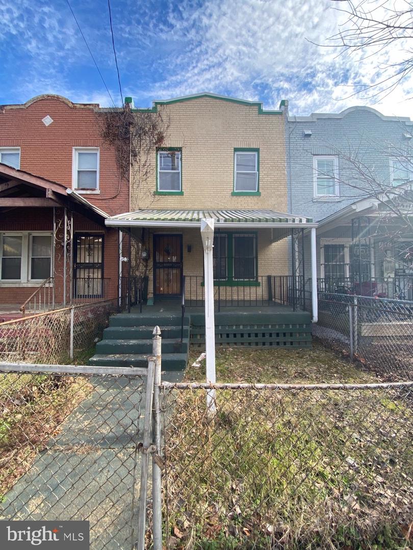 1943 CAPITOL AVE NE Property Photo 1