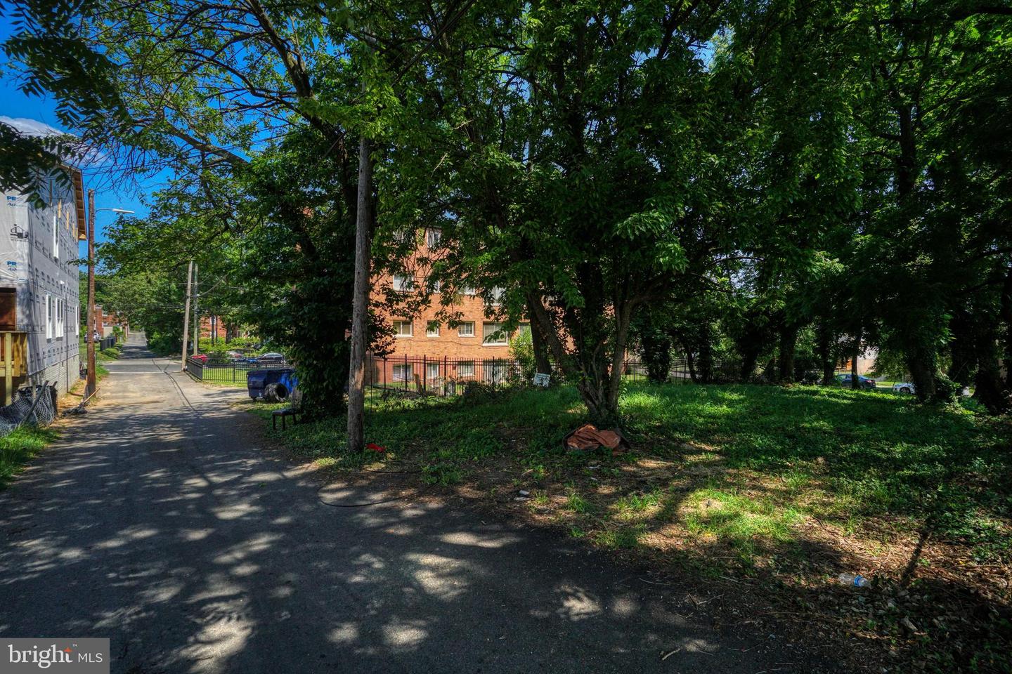 Clay St Ne Property Photo 5