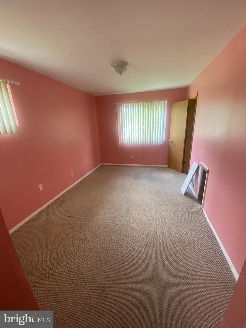 5500 Foote St Ne Property Photo 3