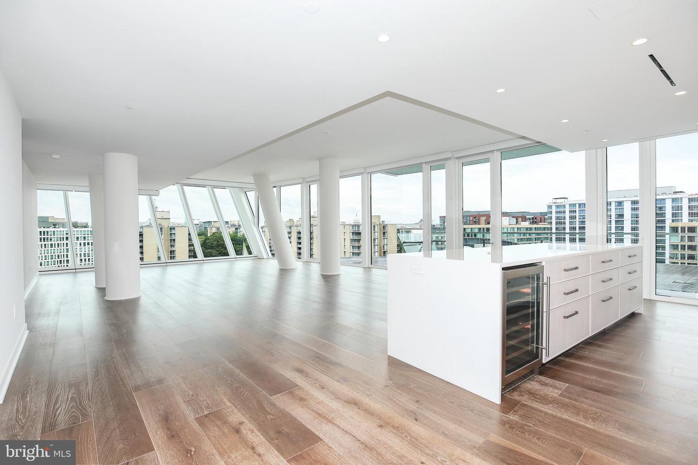 601 Wharf St Sw #905 Property Photo 4