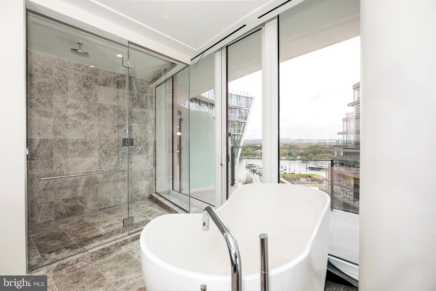 601 Wharf St Sw #905 Property Photo 14