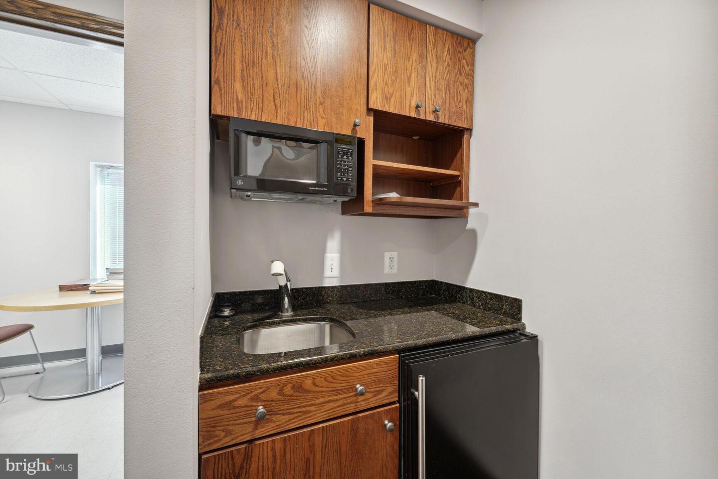 2164-2164 Wisconsin Ave Nw #2164 Property Photo 12