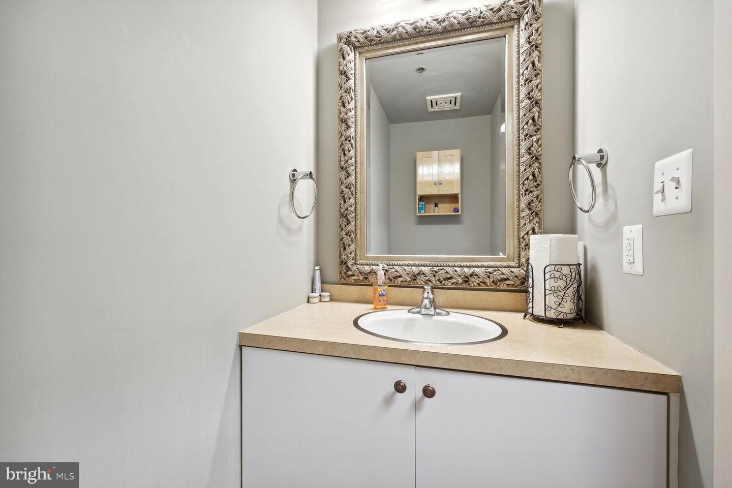 2164-2164 Wisconsin Ave Nw #2164 Property Photo 15