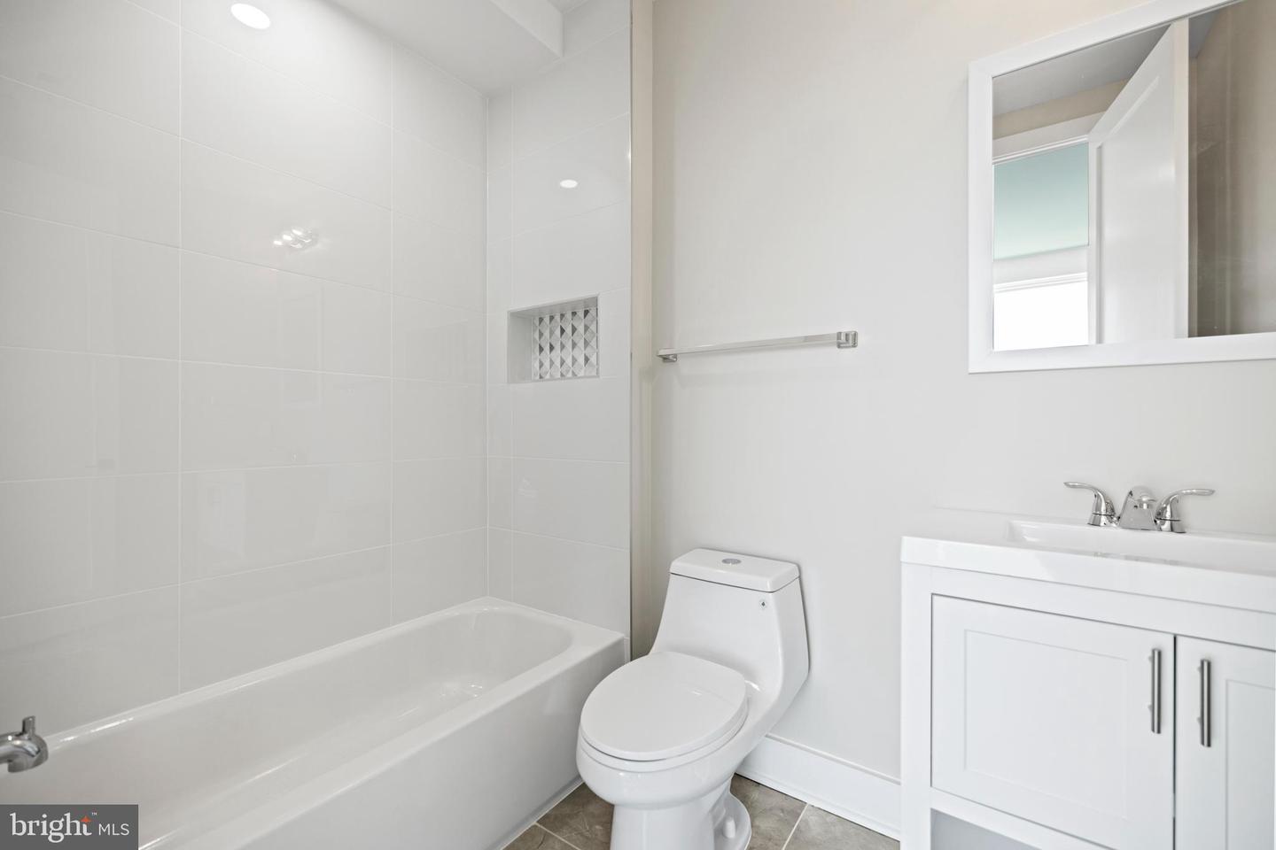 824 18th St Ne #11 Property Photo 15