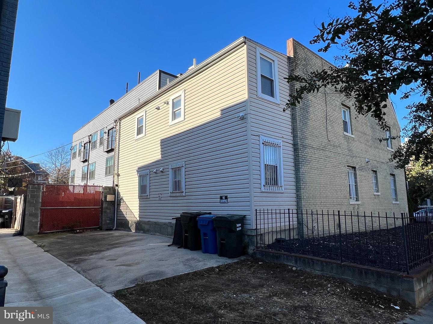 1819 D St Ne Property Photo 2