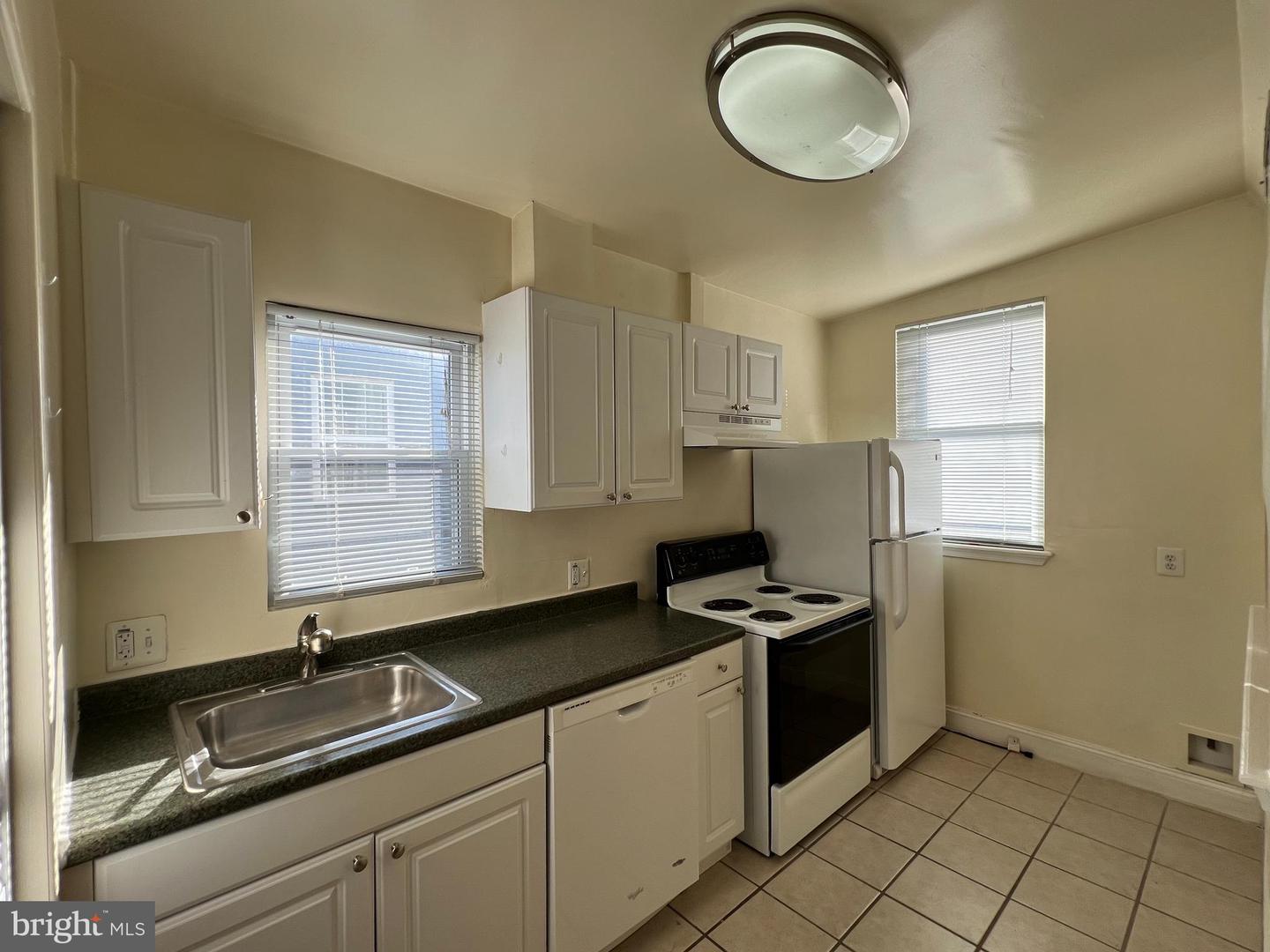1819 D St Ne Property Photo 7