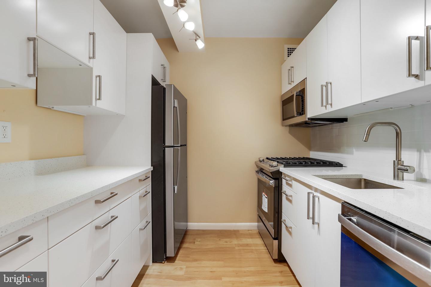 4201 Cathedral Ave Nw #212e Property Photo 18