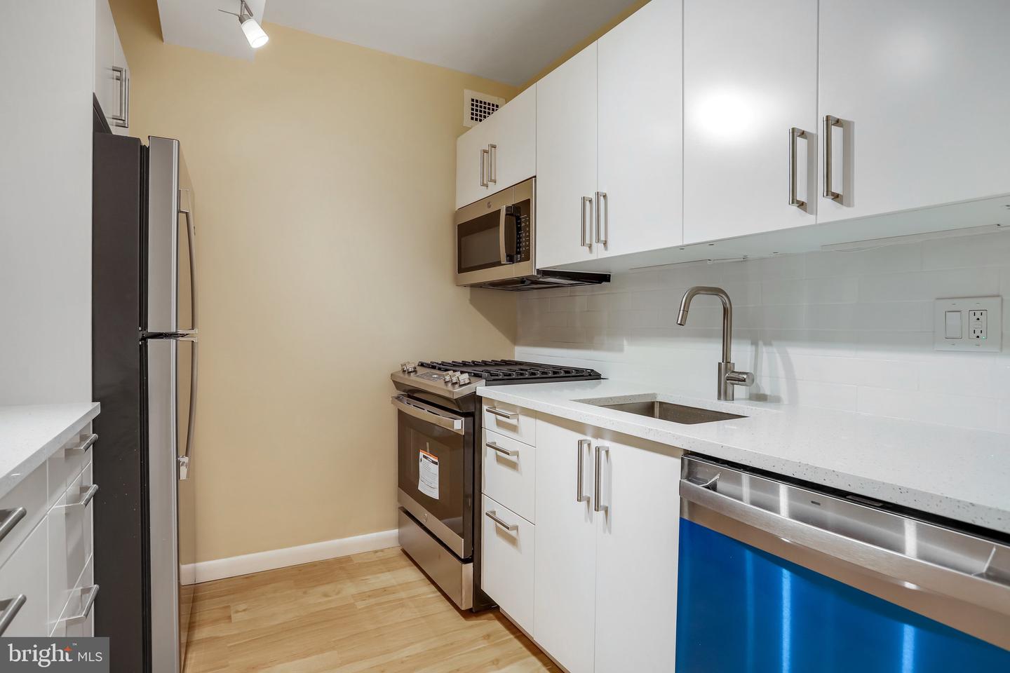 4201 Cathedral Ave Nw #212e Property Photo 20