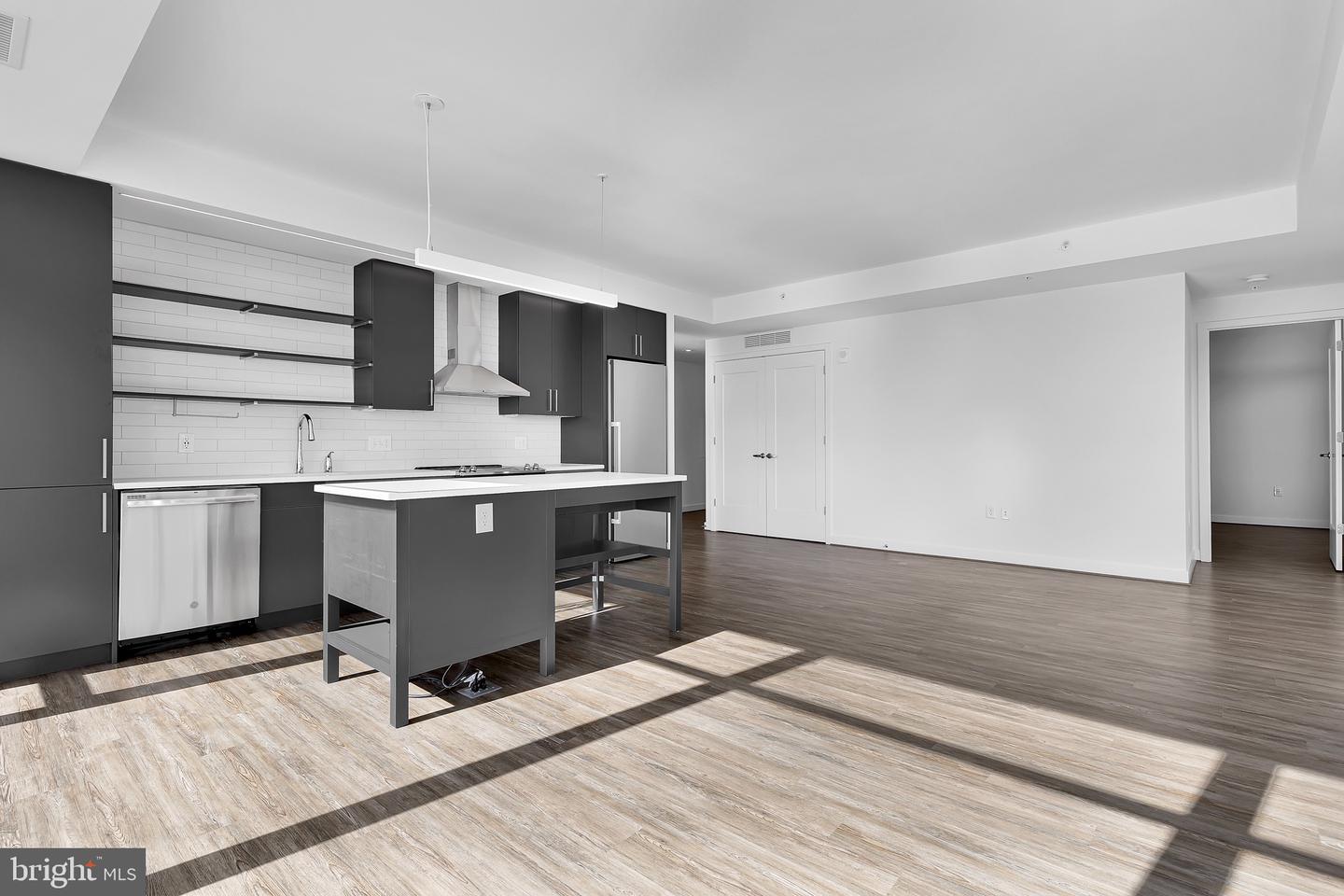 150 I St Se #1 Br Interior Unit Property Photo 3
