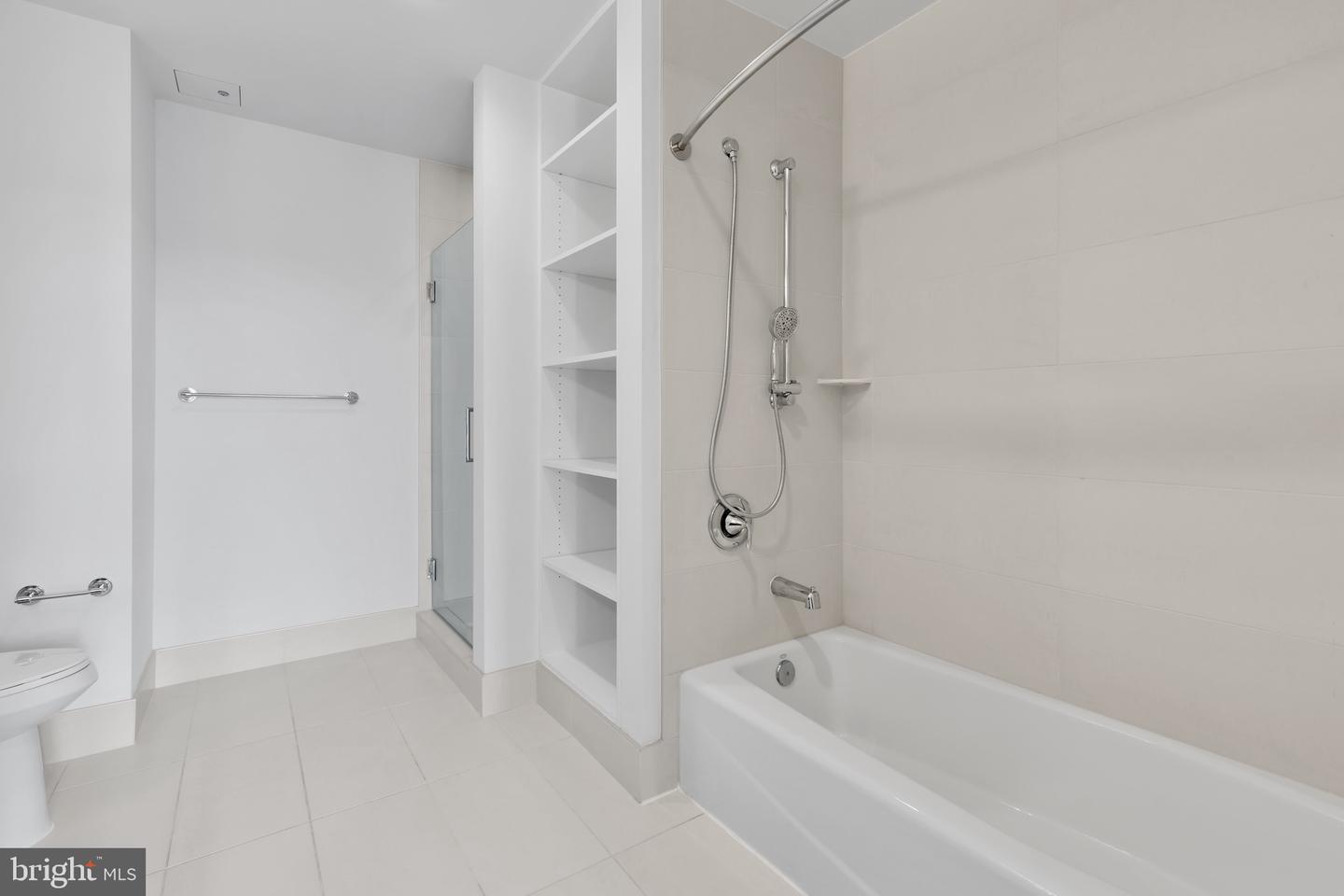 880 New Jersey Ave Se #studio Interior Unit Property Photo 10