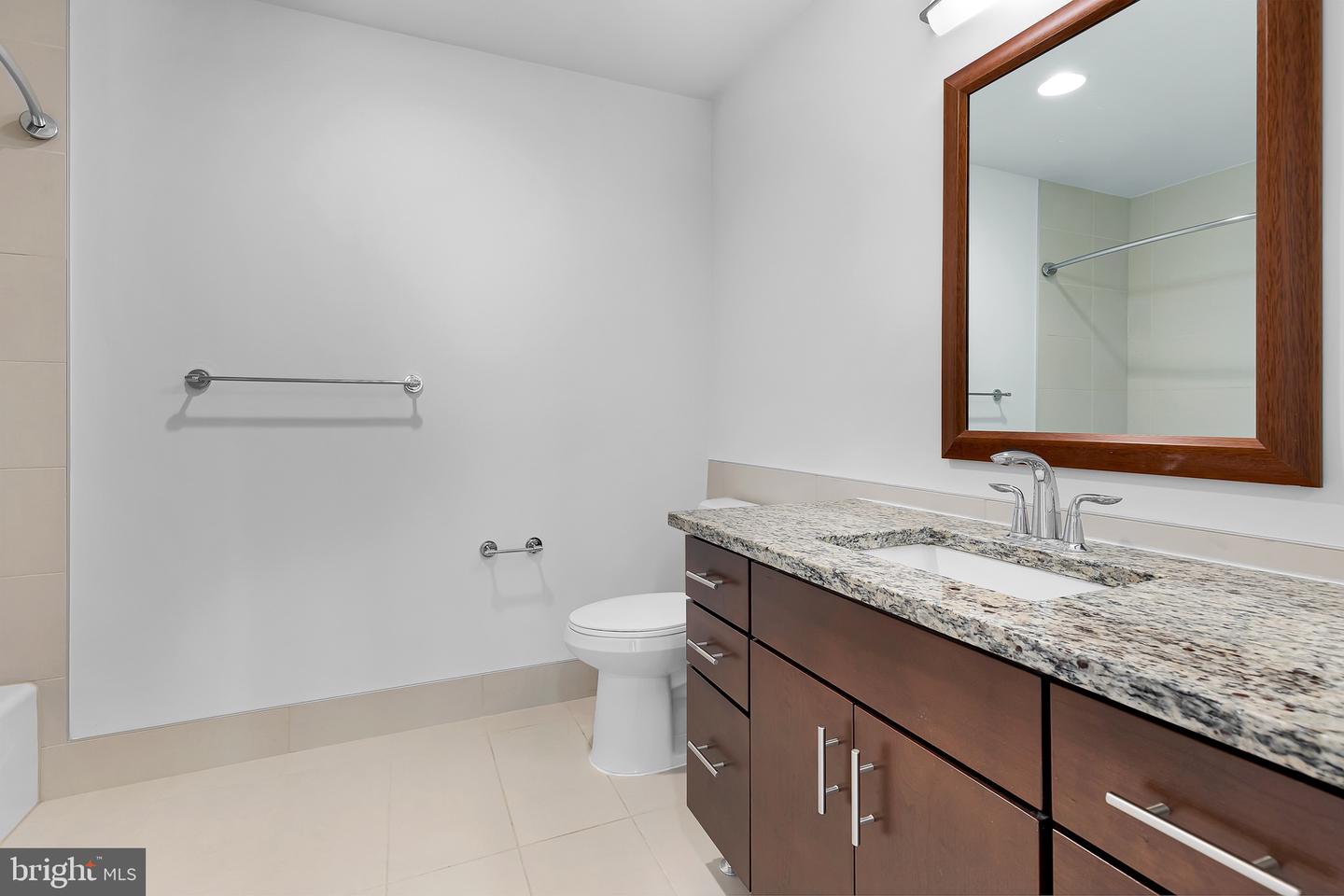 880 New Jersey Ave Se #1 Br Interior Unit Property Photo 5