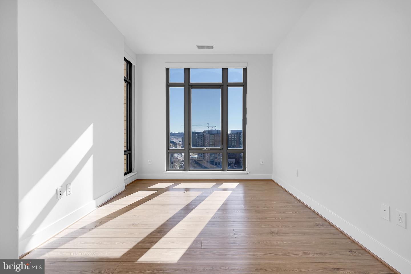 880 New Jersey Ave Se #1 Br Interior Unit Property Photo 9