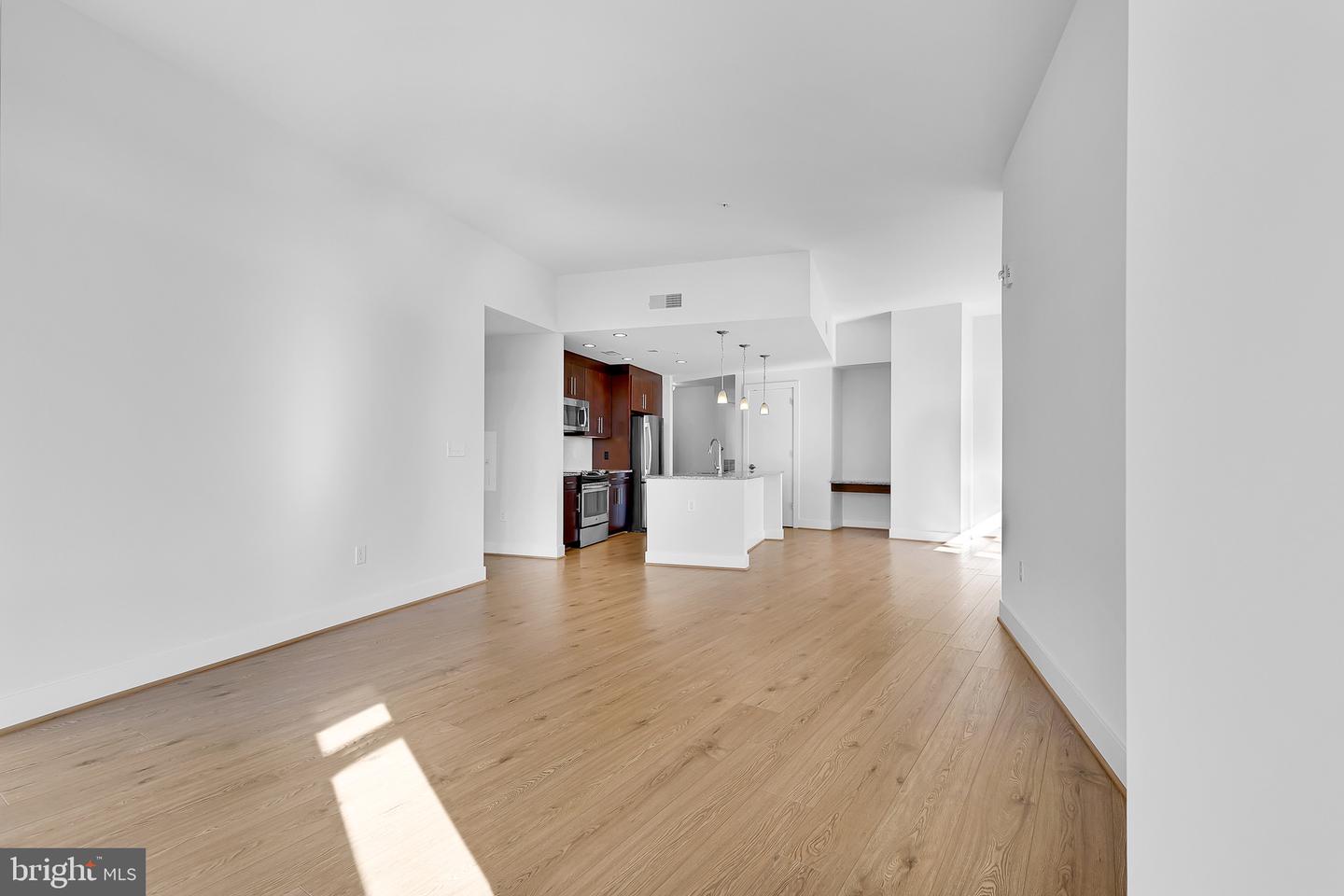 880 New Jersey Ave Se #1 Br Interior Unit Property Photo 10