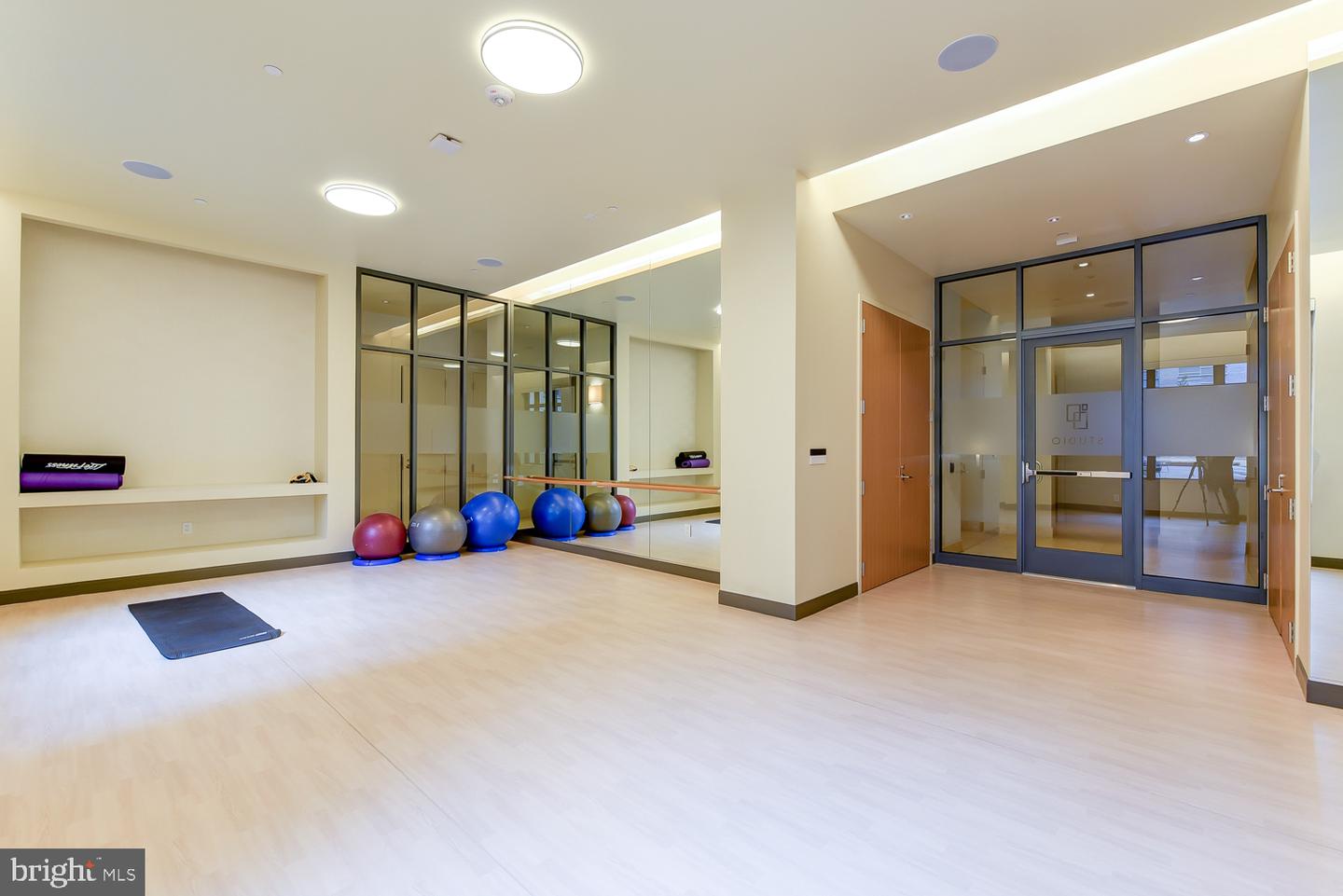 880 New Jersey Ave Se #1 Br Interior Unit Property Photo 25