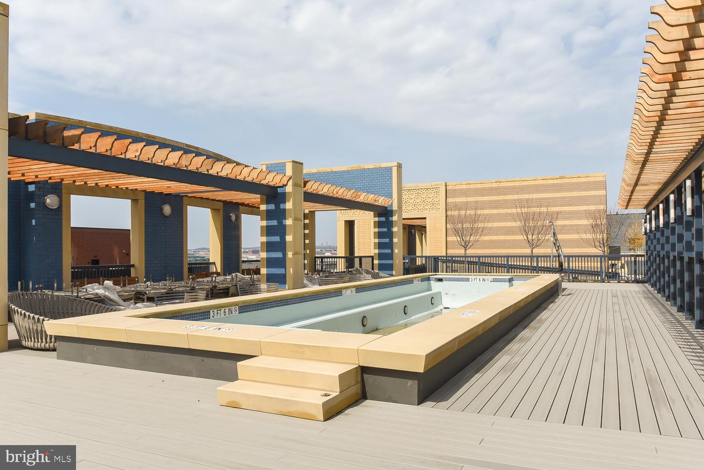 880 New Jersey Ave Se #1 Br Interior Unit Property Photo 28