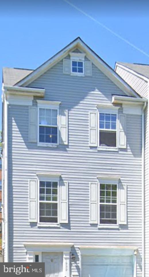 1900 Tremont St Se Property Photo 1