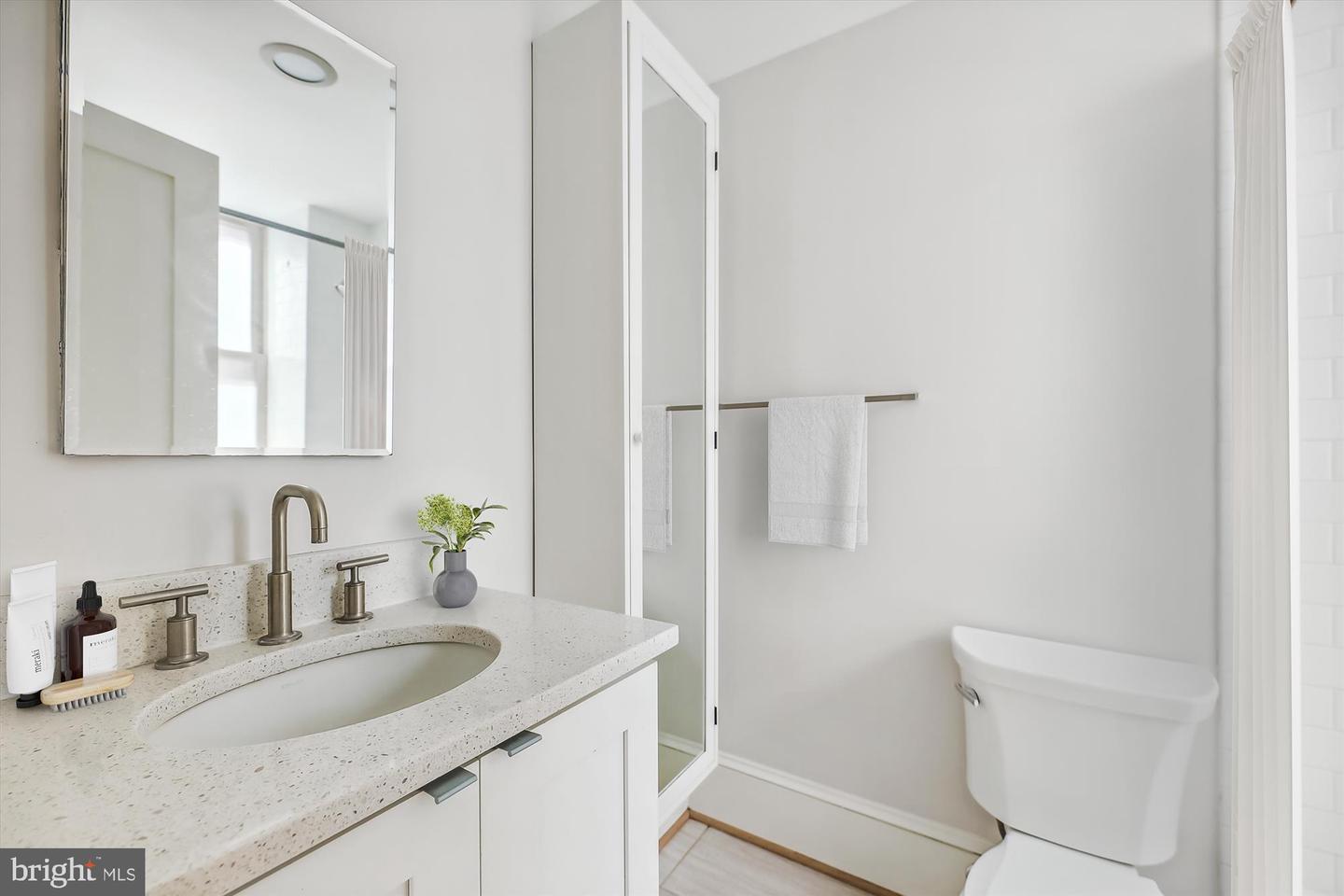 1451 Park Rd Nw #207 Property Photo 13