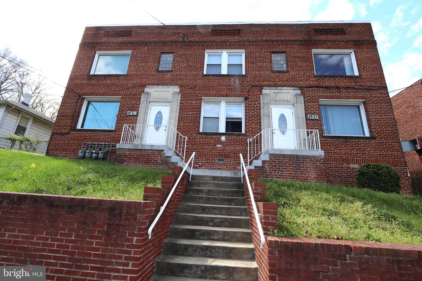 514-516 44th St Ne Property Photo 1