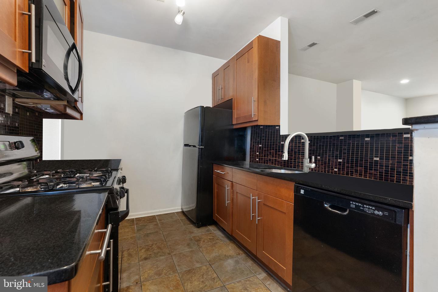 1338 Half St Sw #1338 Property Photo 11