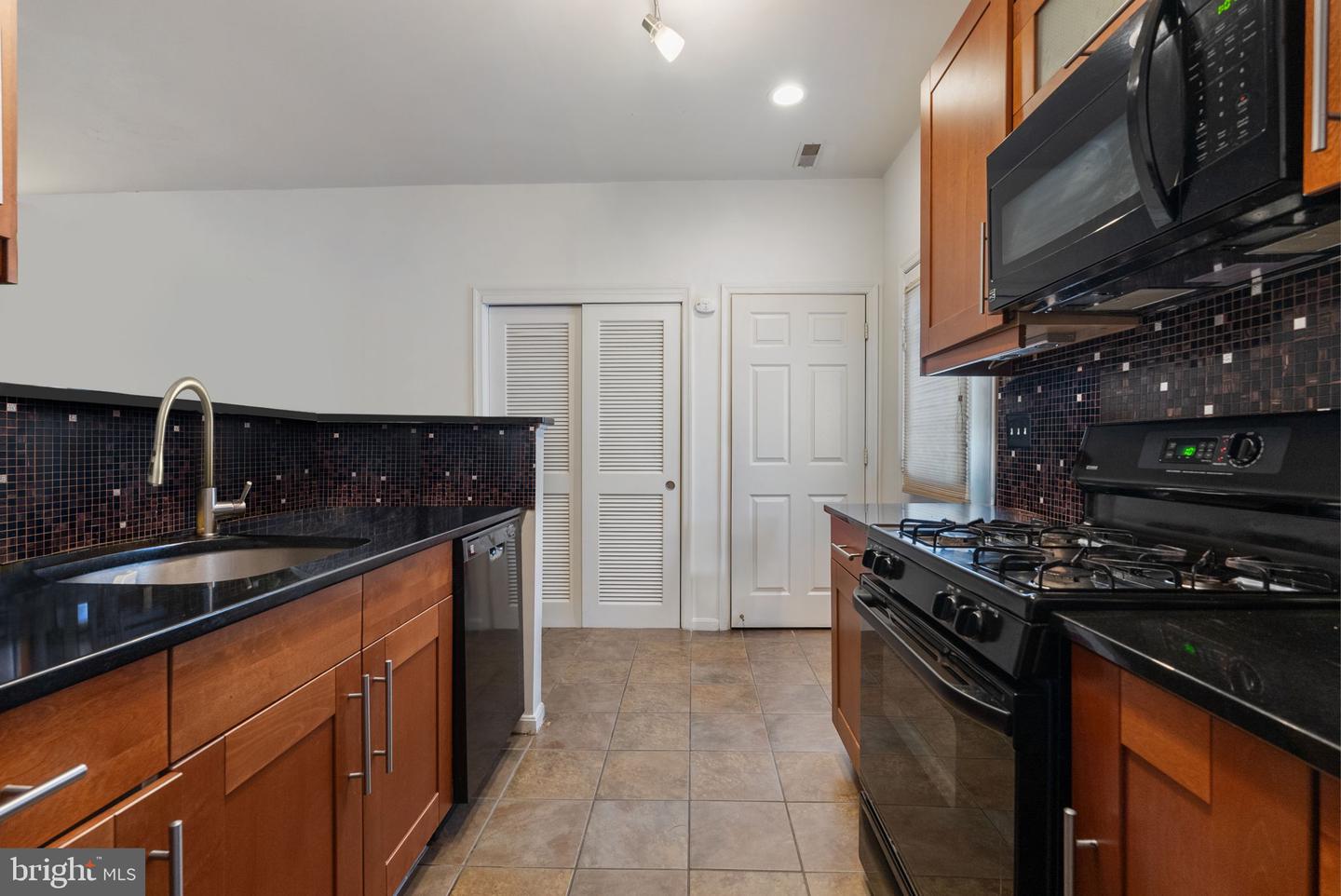 1338 Half St Sw #1338 Property Photo 12