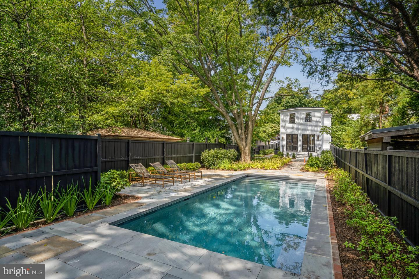3418 Reservoir Rd Nw Property Photo 1