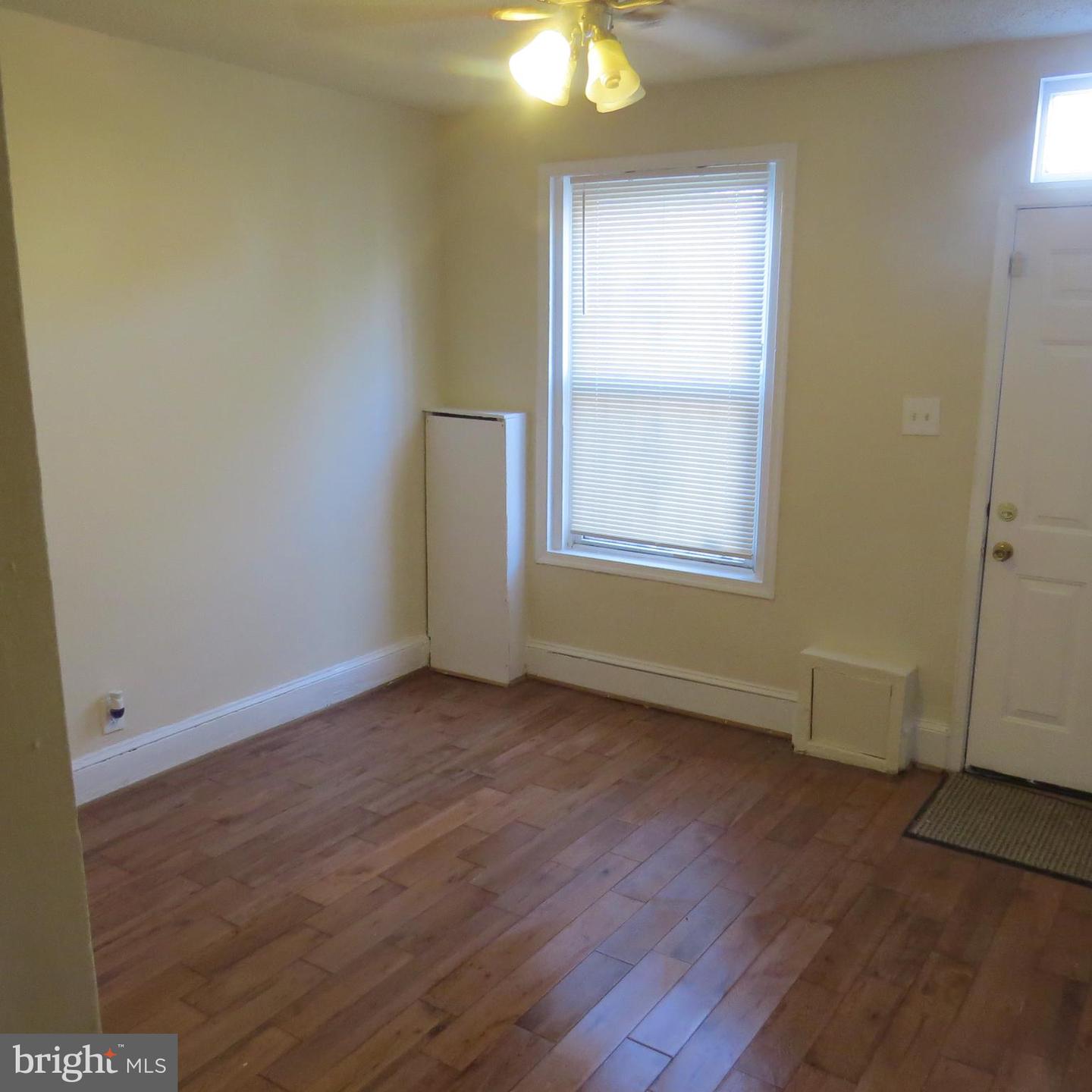 1373 Se K St Se Property Photo 3